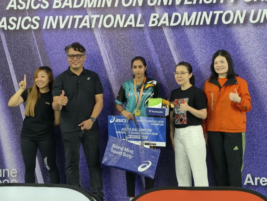 Kasturi Badminton Universiti ASICS