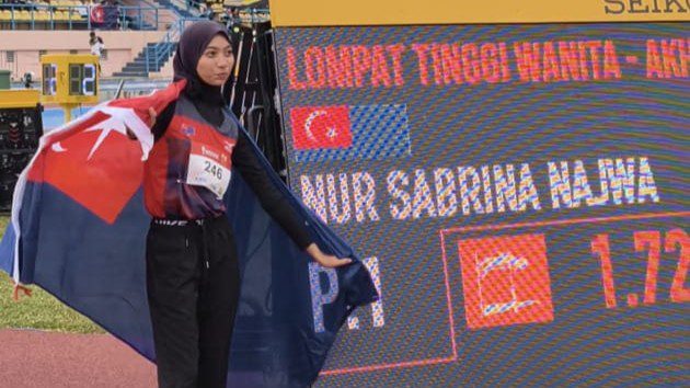 Sabrina Lompat Tinggi